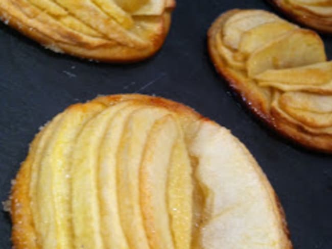 Tartes fines individuelles aux pommes