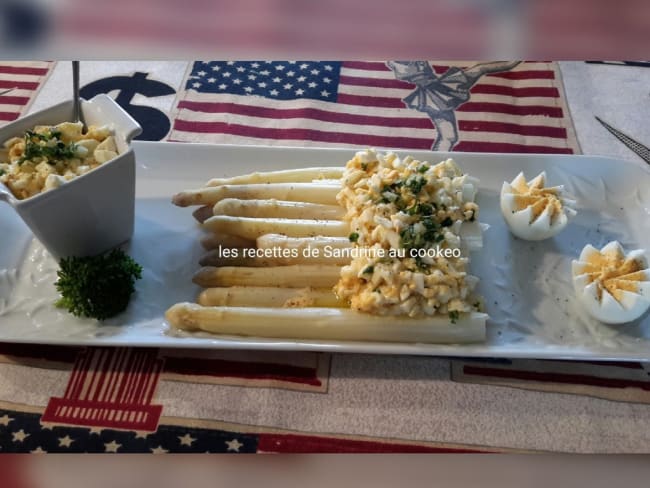 Asperge vapeur et sa vinaigrette mimosa