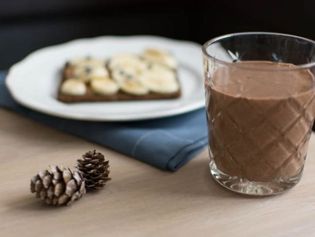 Smoothie protéiné chocolat banane : une boisson pour faire le plein d'énergie