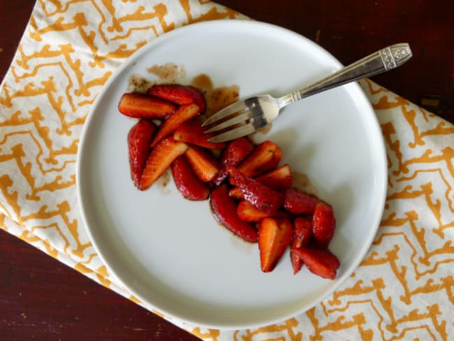 Salade de fraises, poivre Timut et vinaigre balsamique