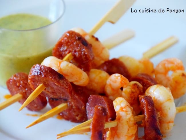 Brochette de scampis et chorizo à la sauce verte 