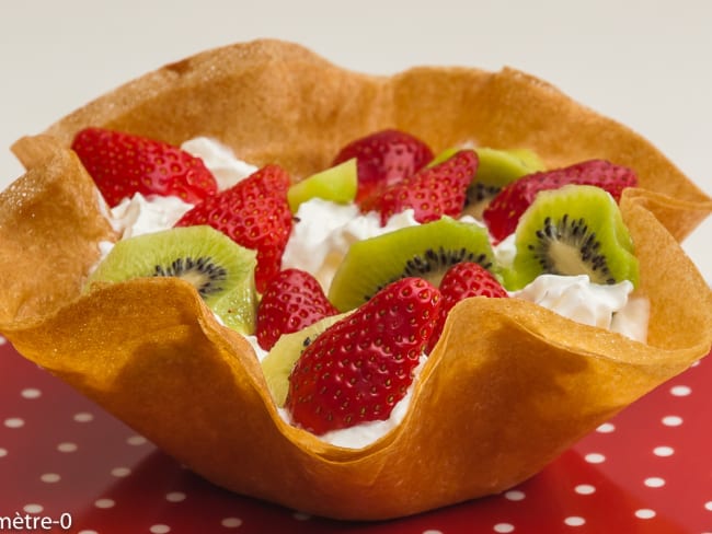 Corolle de fraises et kiwis à la chantilly