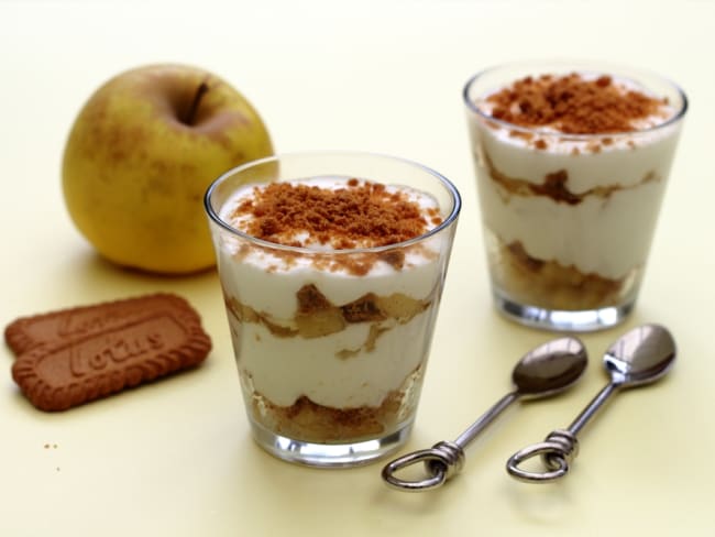 Verrine de mousse de fromage blanc, pomme et spéculoos