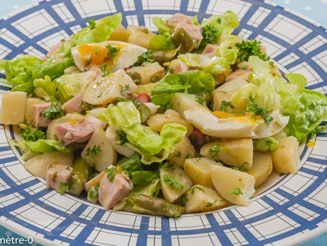 Salade de pommes de terre aux asperges et jambon blanc