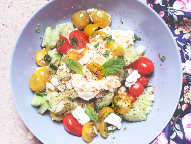 Salade de concombre, feta et tomates cerises aux notes légèrement sucrées