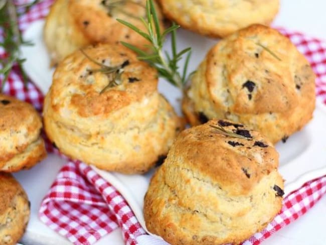 Scones salés olives et parmesan