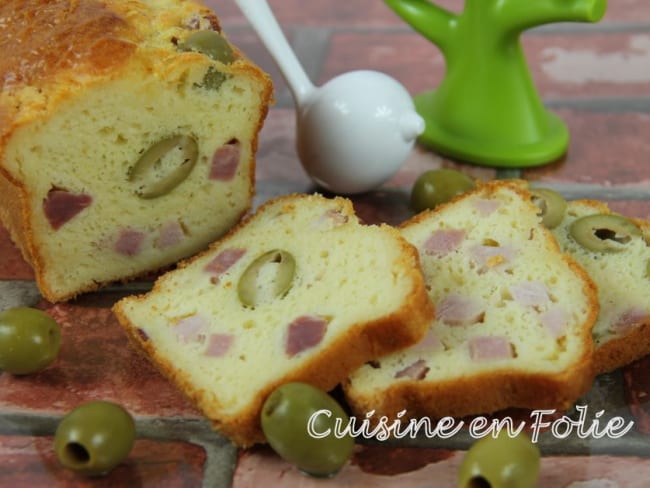 Cake aux olives et au jambon