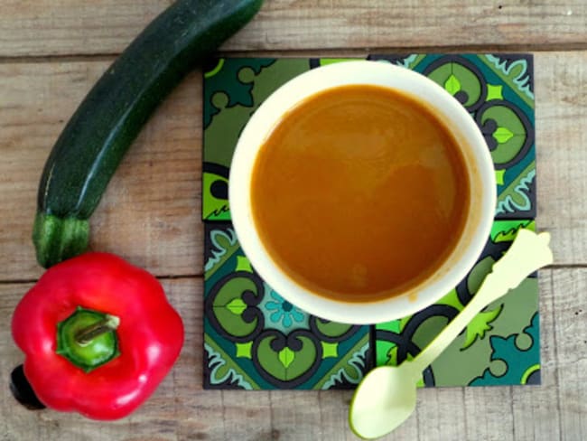 Soupe poivrons et courgettes à déguster chaude ou froide