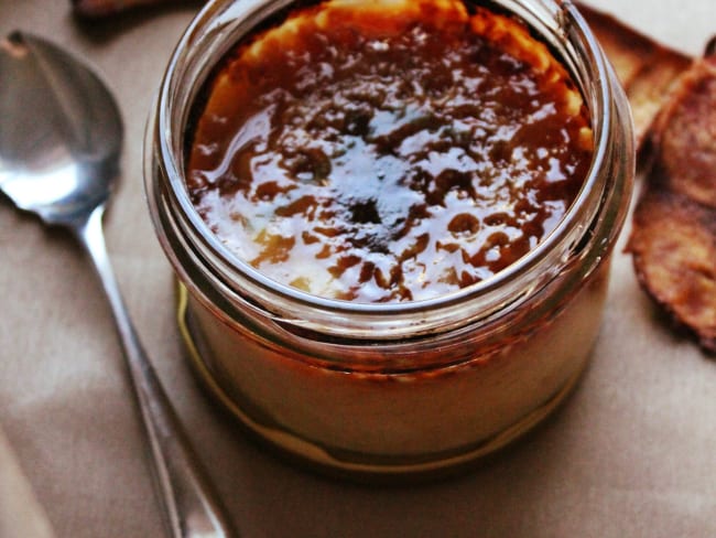 Crème brûlée à la pomme et au thé chai, et chips de pomme a la cannelle