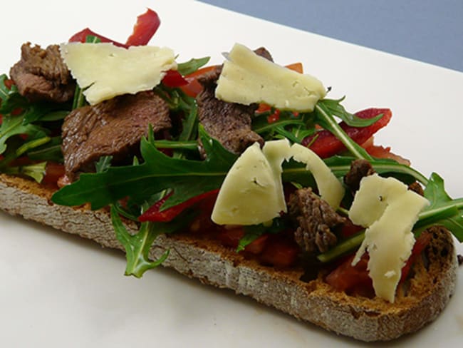 Tartine boeuf tomme roquette 