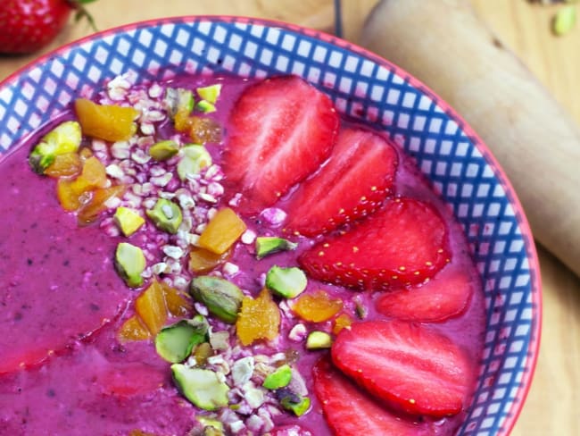 Smoothiebowl fruits rouges et avoine