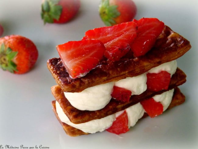 Millefeuille à la mousse de fromage blanc et aux fraises