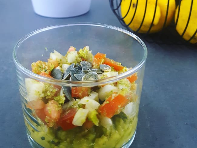 Crème d’avocat, tartare tomate-fenouil en verrine