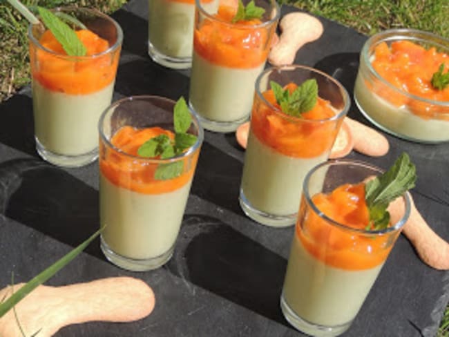 Panna cotta pistache et sa compotée d'abricot