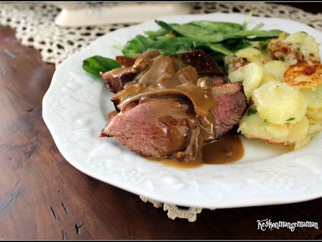 Magrets de canard avec sa sauce aux cèpes