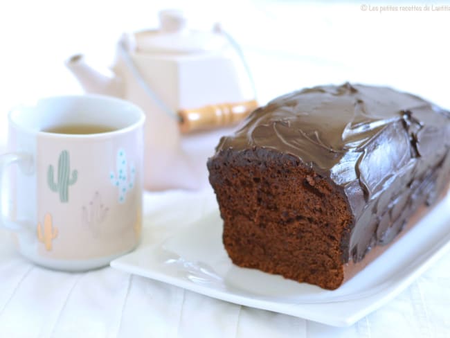 Le cake au chocolat pour le goûter