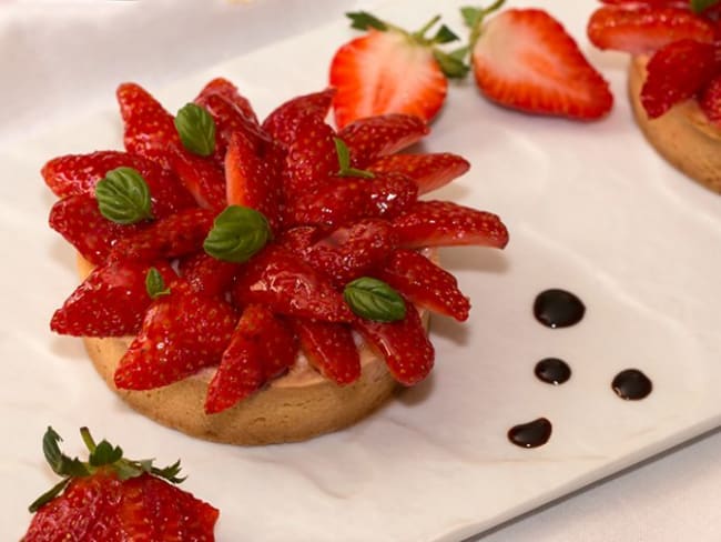 Tartelettes aux fraises, infusion au basilic