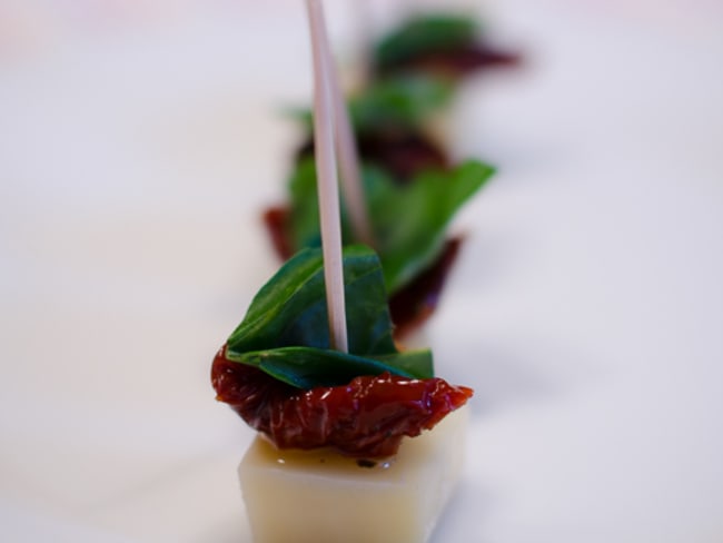 Bouchées apéritives au comté et aux tomates séchées