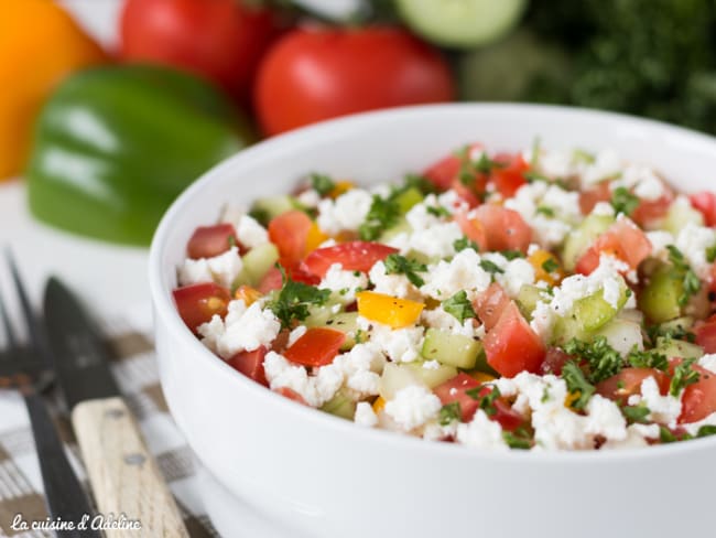 Salade Šopska (tomate, poivron, concombre, fêta)