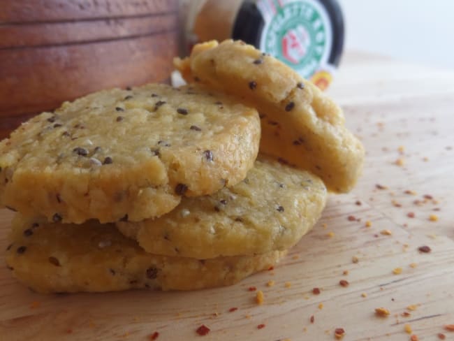 Petits sablés basques aux graines de chia pour l'apéritif