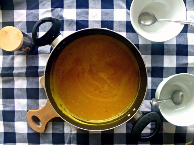 Soupe a la courge butternut, aux chataîgnes et au lard