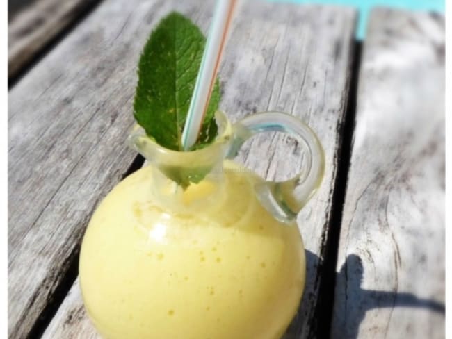 Smoothie ananas, coco et gingembre