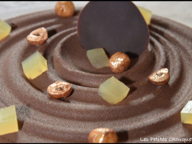 Entremet zen chocolat, gianduja, sésame et yuzu