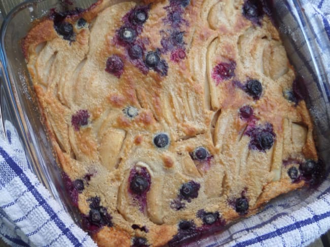 Clafoutis aux poires et aux myrtilles