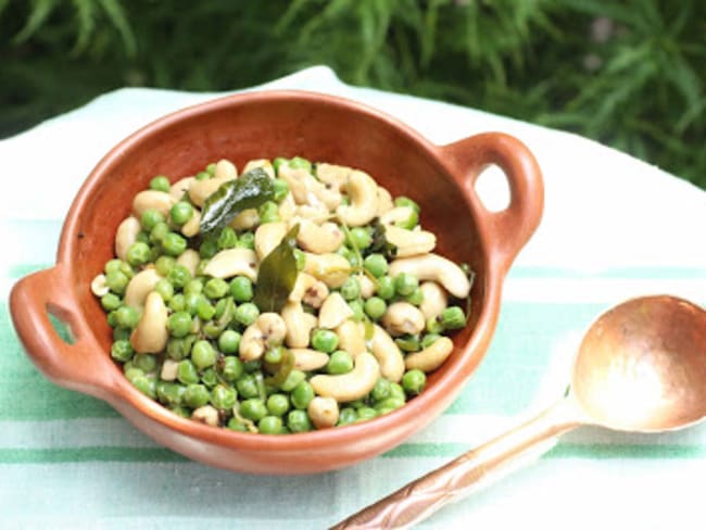 Petits pois et noix de cajou à l'indienne