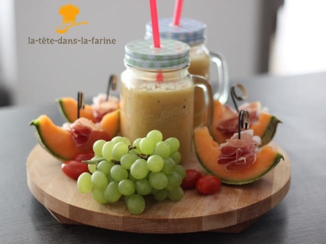 Smoothie melon, ananas, kiwi avec son jambon de parme