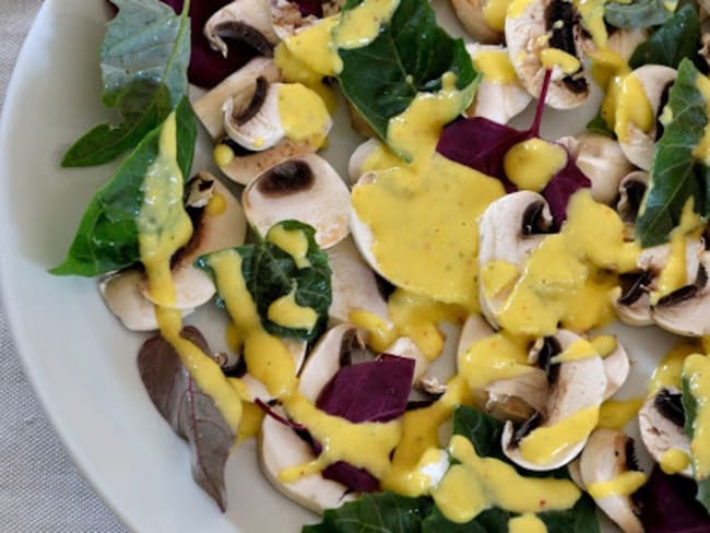 Carpaccio original de champignons à la mangue pour l'été