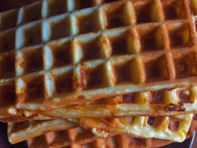 Gaufres à la farine de maïs et au cheddar à servir en entrée