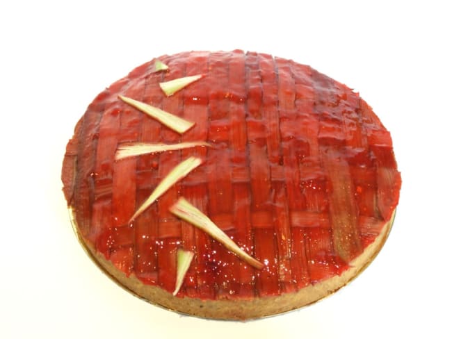 Tarte à la rhubarbe tressée