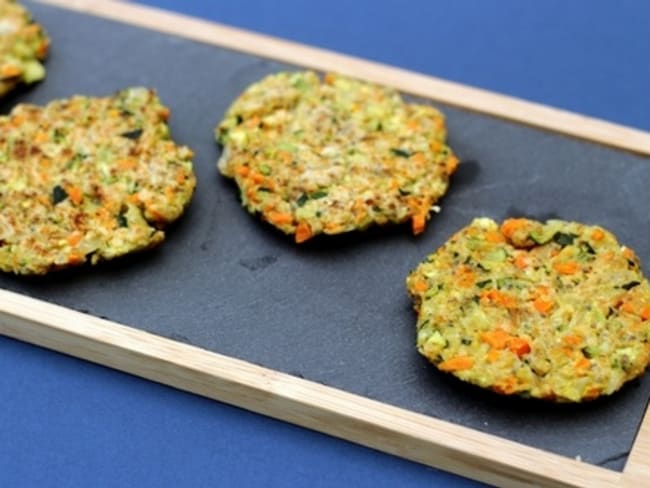 Galettes végan aux flocons d'avoine, courgette et carotte