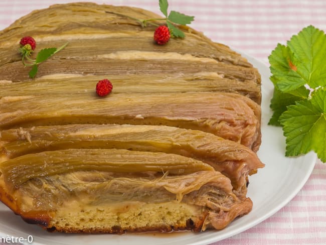 Gâteau moelleux renversé à la rhubarbe