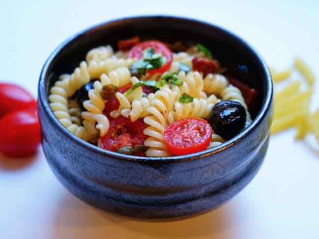 Salade fraicheur de pâtes aux tomates ngo gai