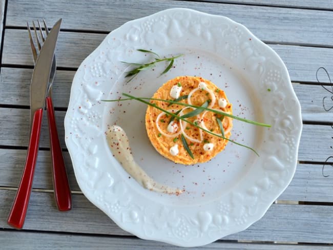 Médaillon fraîcheur au quinoa, thon et sa mousse de carottes coco curry, un savoureux plat fraîcheur