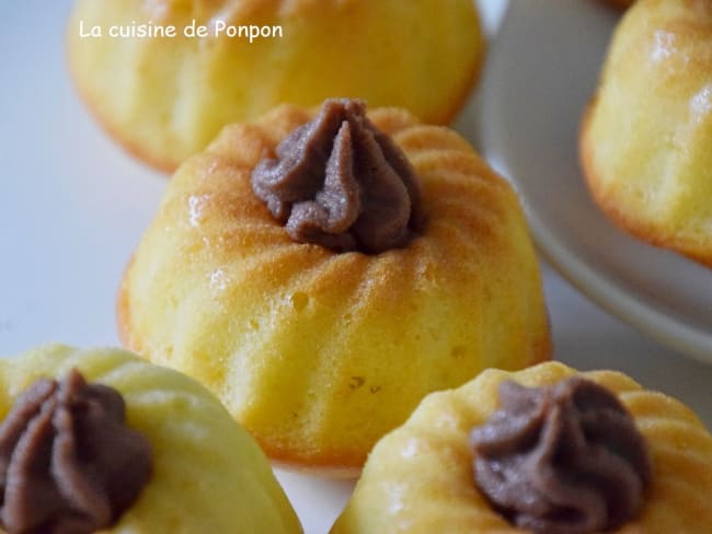 Muffin au lait de coco garni de ganache choco