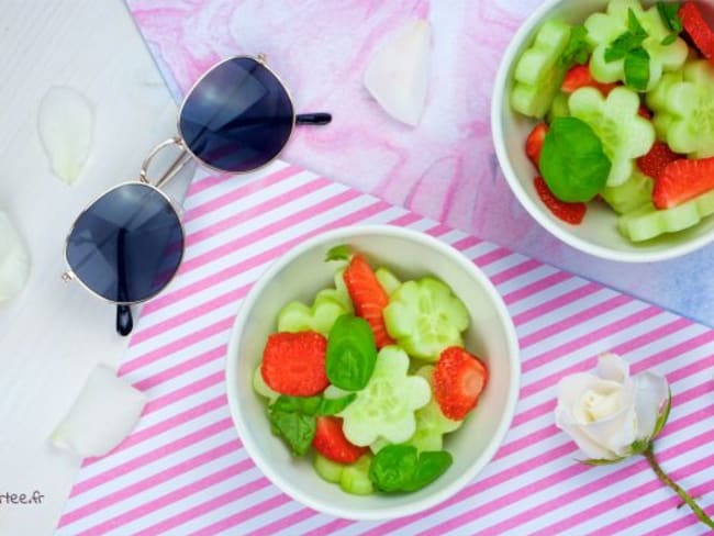 Salade de concombre aux fraises vegan