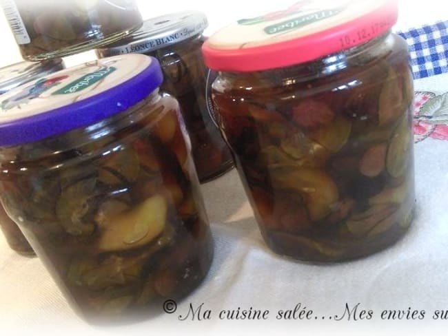 Confiture de courgettes vanille, pommes, raisins secs et cranberries