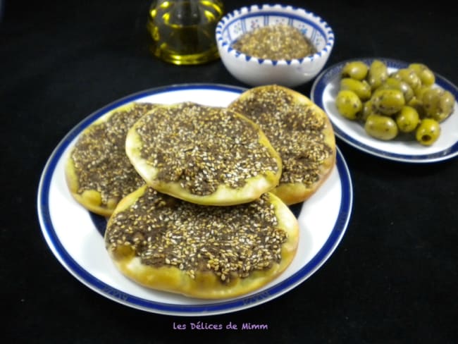 Man’ouché ou mana'ich : petites pizzas libanaises au zaatar