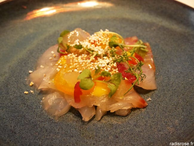 Carpaccio de daurade, kumquats, gelée au thé exotique