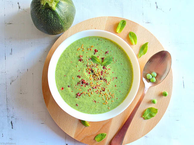 Soupe froide de courgettes, garden peas et menthe