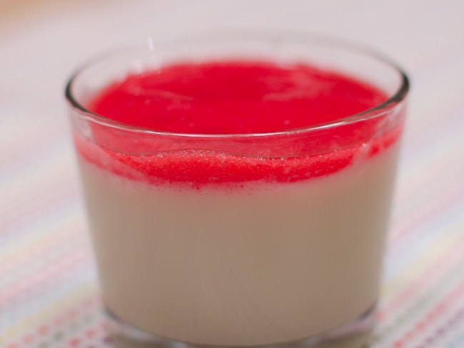 Panna cotta et son coulis de groseilles