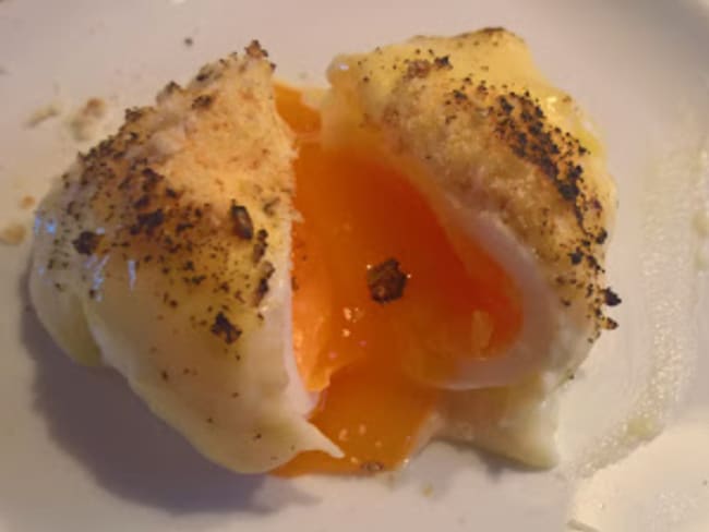 Oeuf au cœur coulant gratiné