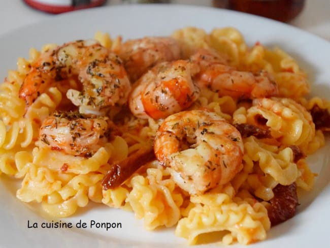 Crevettes de Patagonie accompagnées de pâtes au pesto calabrese