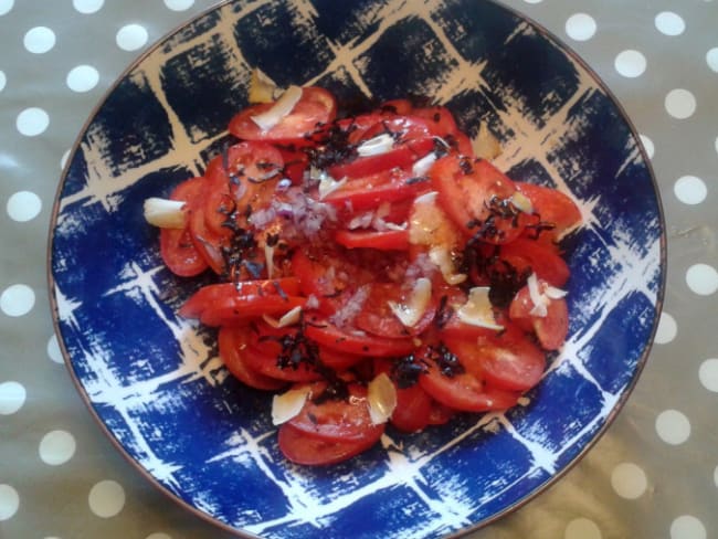 Salade de tomate au basilic et vieux chèvre