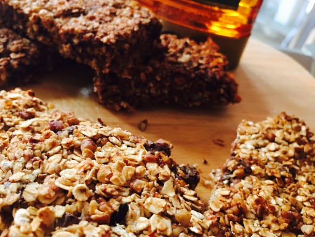 Barres de céréales maison aux fruits et au chocolat 