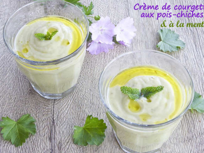 Verrines de crème de courgette aux pois-chiches et à la menthe 