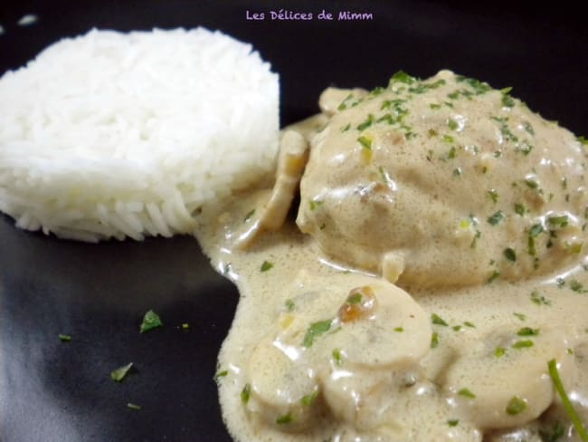 Hauts de cuisses de poulet à la crème et aux champignons